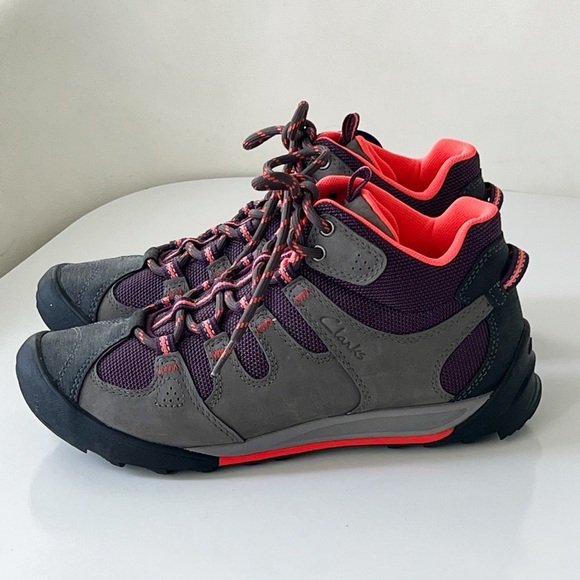 Clarks Shoes - Clarks Outlay North Outdoor Hiking Sneakers Hiking boot Size 8 NEW